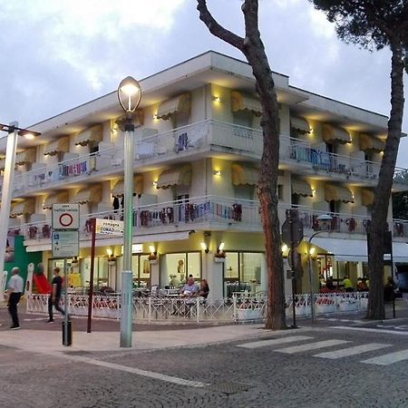 Hotel Franca 米萨诺阿德里亚蒂科 外观 照片