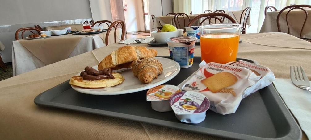 Hotel Franca 米萨诺阿德里亚蒂科 外观 照片