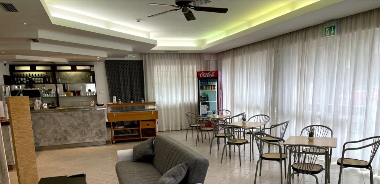 Hotel Franca 米萨诺阿德里亚蒂科 外观 照片