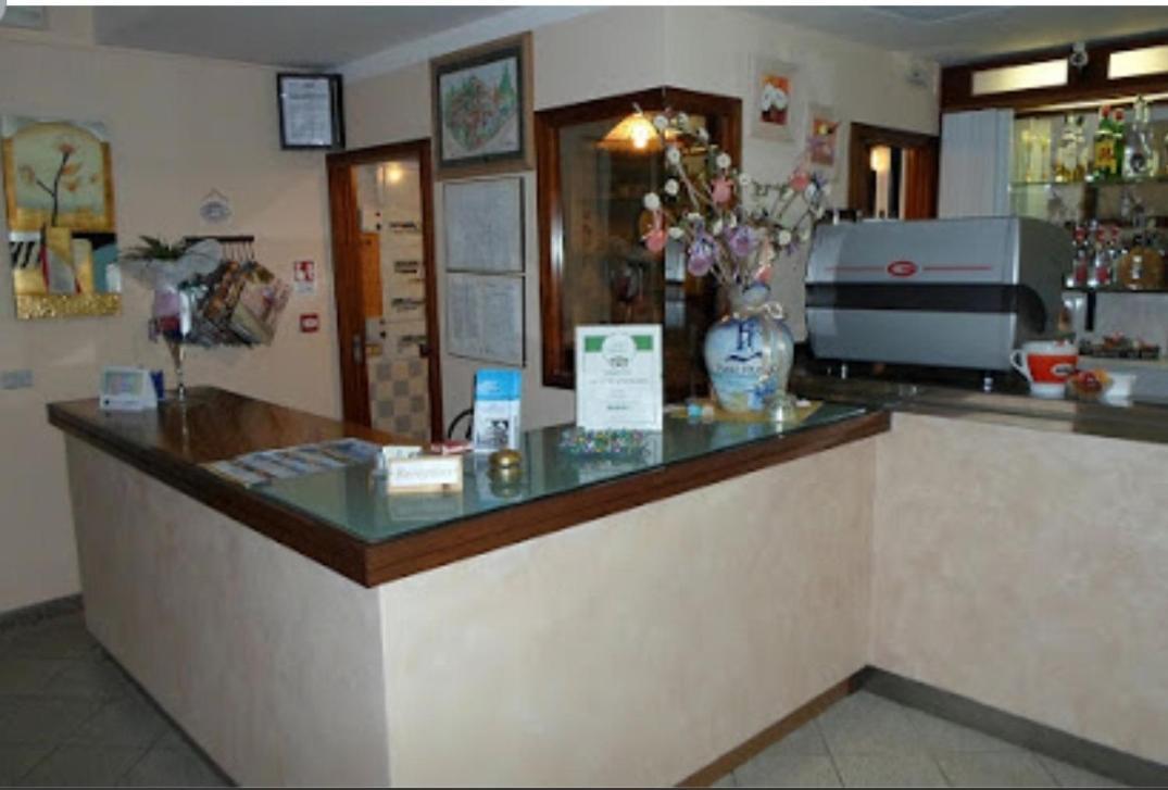 Hotel Franca 米萨诺阿德里亚蒂科 外观 照片