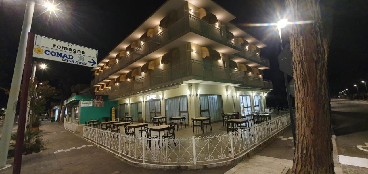 Hotel Franca 米萨诺阿德里亚蒂科 外观 照片